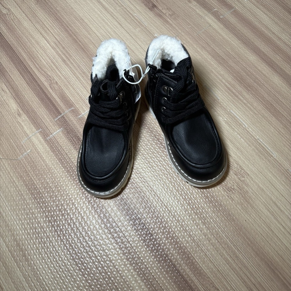 Old Navy Faux-Leather Lace-Up Sherpa-Lined Boots For Toddler (Size 8) NW W/tags